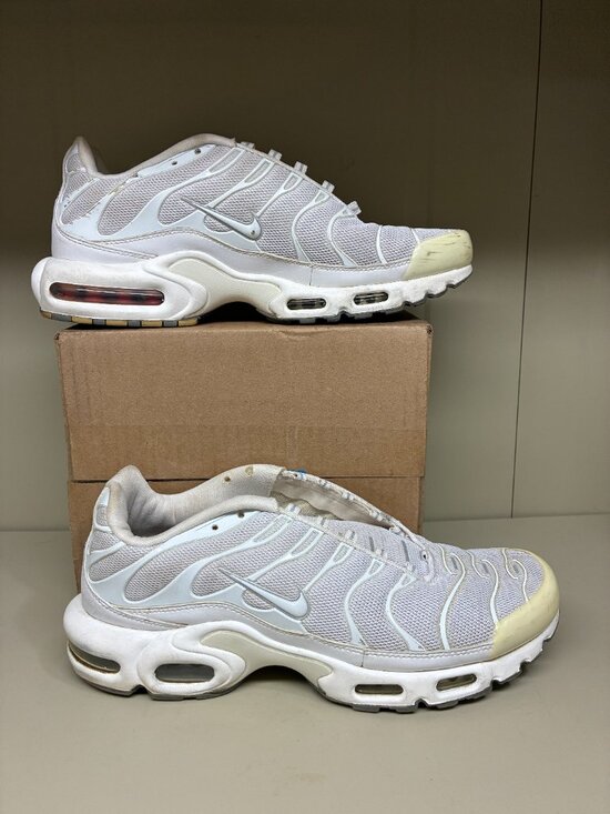 Nike Air Max Plus TN Triple White Running Shoes Sneaker Mens Size 12 604133 139 main image 4